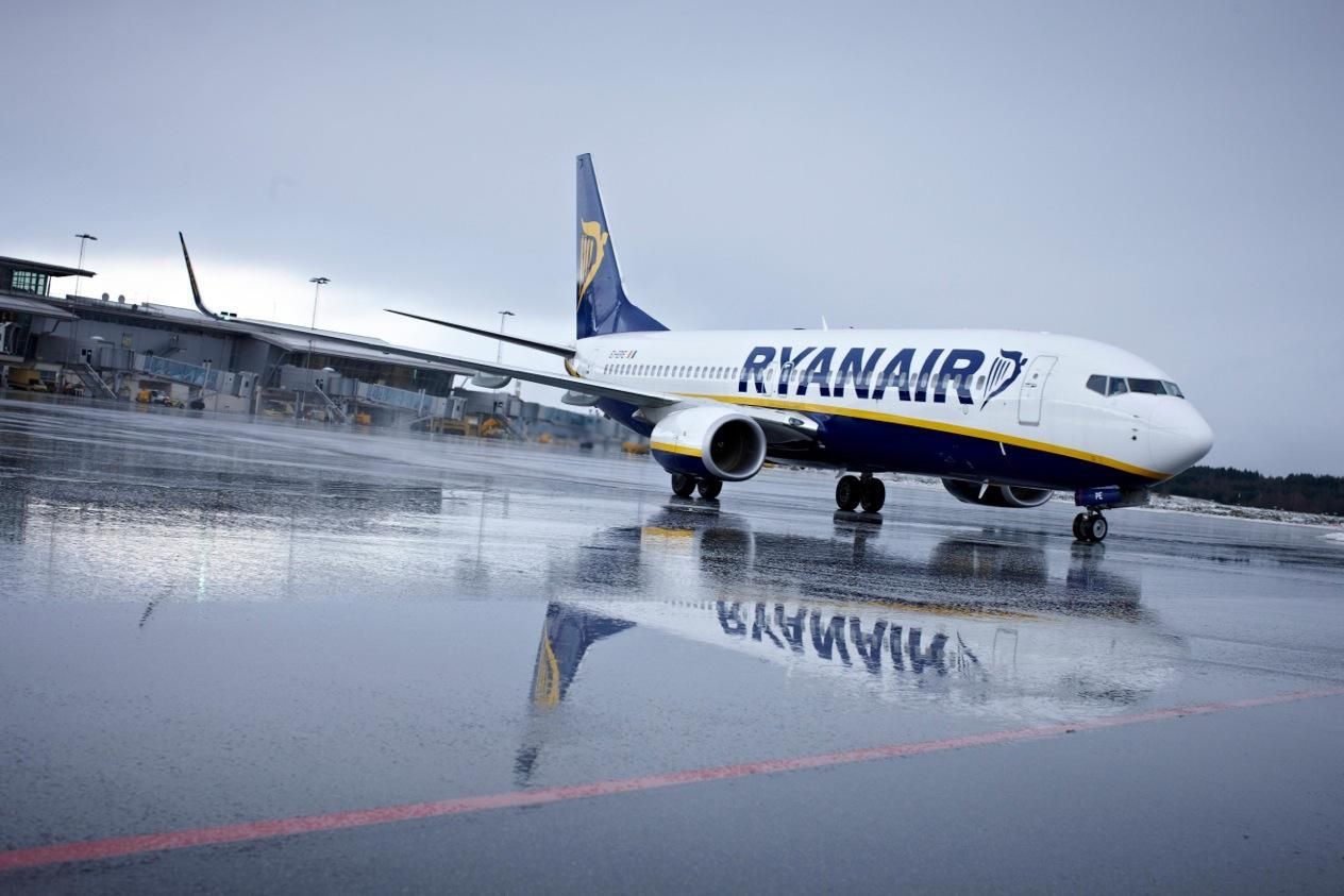 Ryanair відшкодує пасажирам скасованих рейсів вартість квитка та надасть 40 євро бонусом