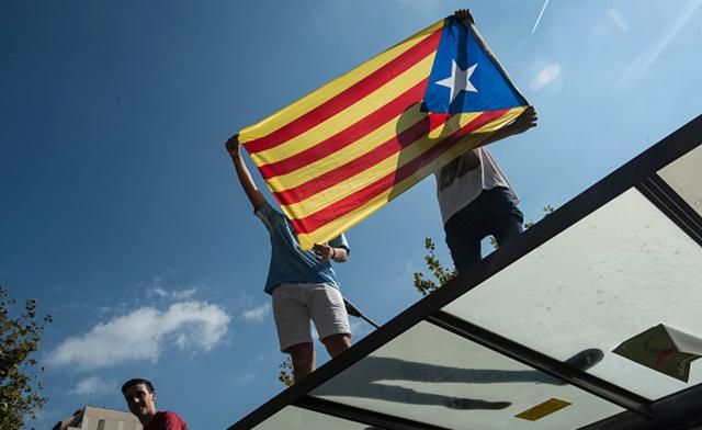 Референдум у Каталонії: невідомий відкрив стрілянину на виборчій дільниці