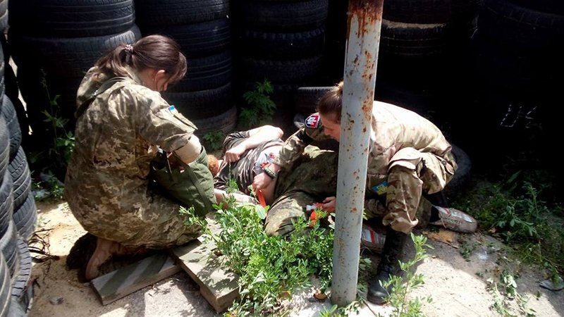 Как медики обучали солдат оказывать первую медицинскую помощь