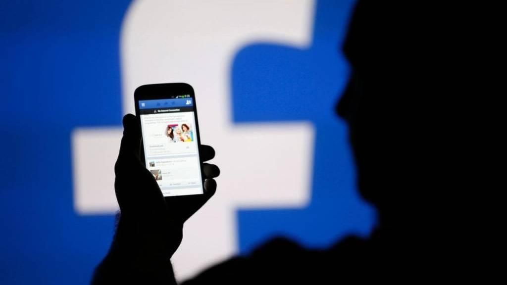 Facebook передаст доказательства российского следа в выборах США Facebook передаст доказательства российского следа в выборах США
