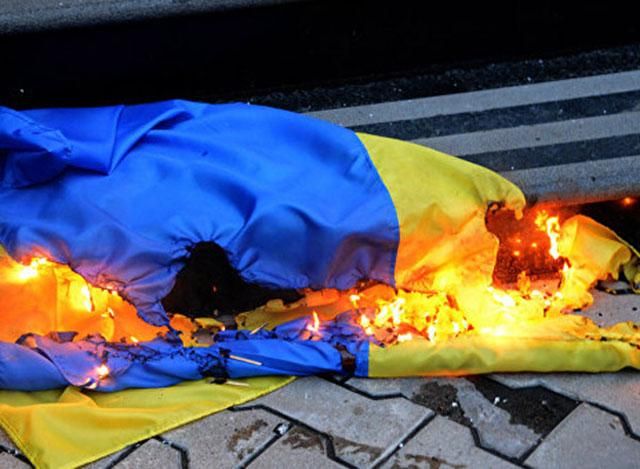 На Луганщині неповнолітнього судитимуть за наругу над державним прапором