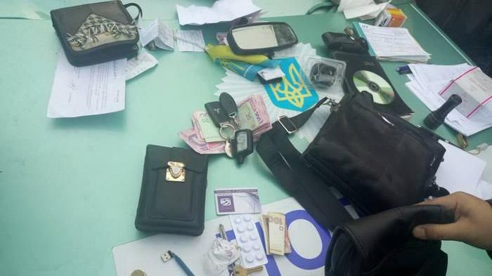 У зоні АТО зловили поліцейських на хабарі за прикриття зґвалтування У зоні АТО зловили поліцейських на хабарі за прикриття зґвалтування