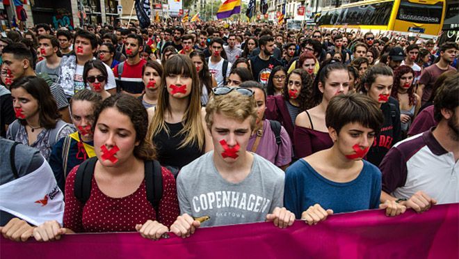 Запекла боротьба за незалежність: каталонці оголосили загальнонаціональний страйк