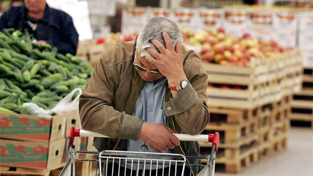 Из-за падения курса гривны в Украине стремительно начали расти цены на продукты