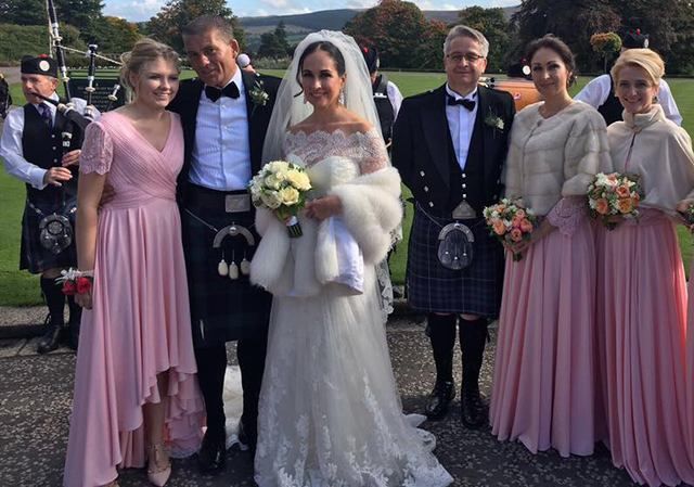 Розкішне весілля в Шотландії: екс-нардеп України вийшла заміж за іноземця Розкішне весілля в Шотландії: екс-нардеп України вийшла заміж за іноземця