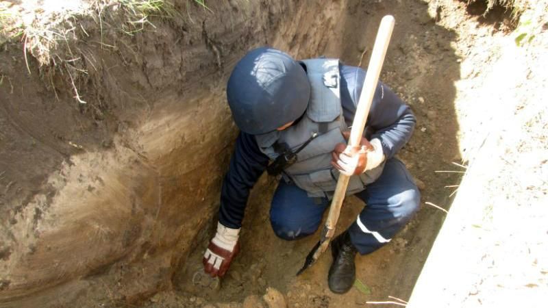 Взрывы в Калиновке: ГСЧС до сих пор ликвидирует неразорванные боеприпасы Взрывы в Калиновке: ГСЧС до сих пор ликвидирует неразорванные боеприпасы