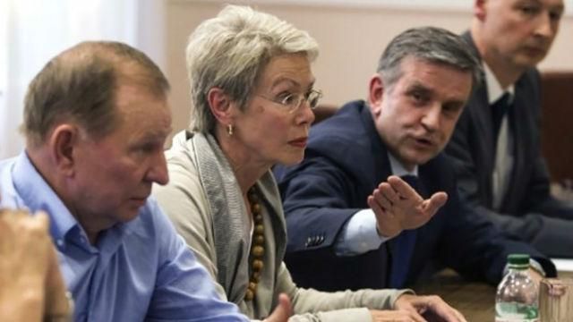 В Минске поддержали инициативу об открытии 20 октября КПВВ "Золотое" В Минске поддержали инициативу об открытии 20 октября КПВВ "Золотое"