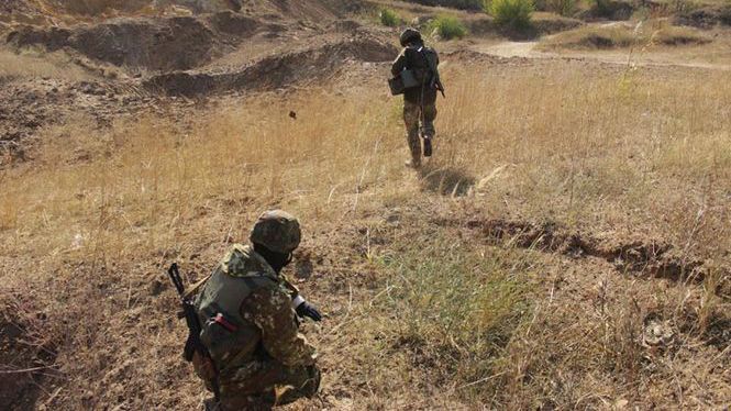Неспокійна доба у зоні АТО: двоє військових поранено Неспокійна доба у зоні АТО: двоє військових поранено