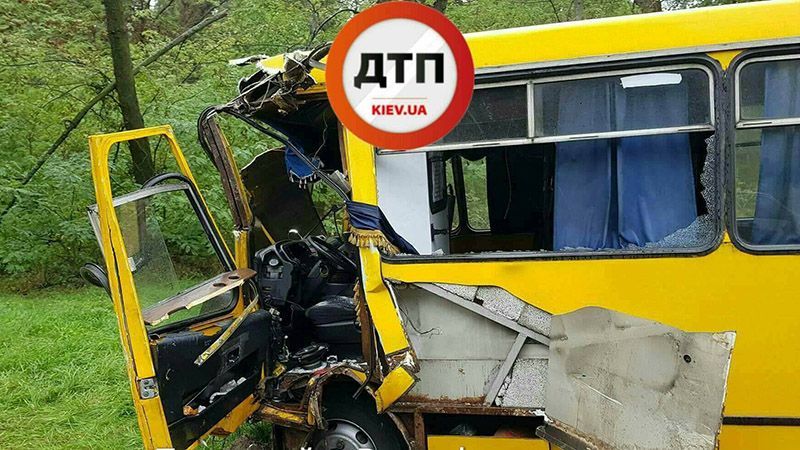 Правоохоронці прокоментували жахливу ДТП під Києвом, в якій загинув військовий Правоохоронці прокоментували жахливу ДТП під Києвом, в якій загинув військовий