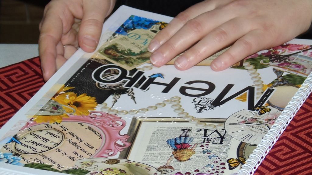 Во всех столичных кафе должно быть меню на украинском, – решение Киевсовета Во всех столичных кафе должно быть меню на украинском, – решение Киевсовета