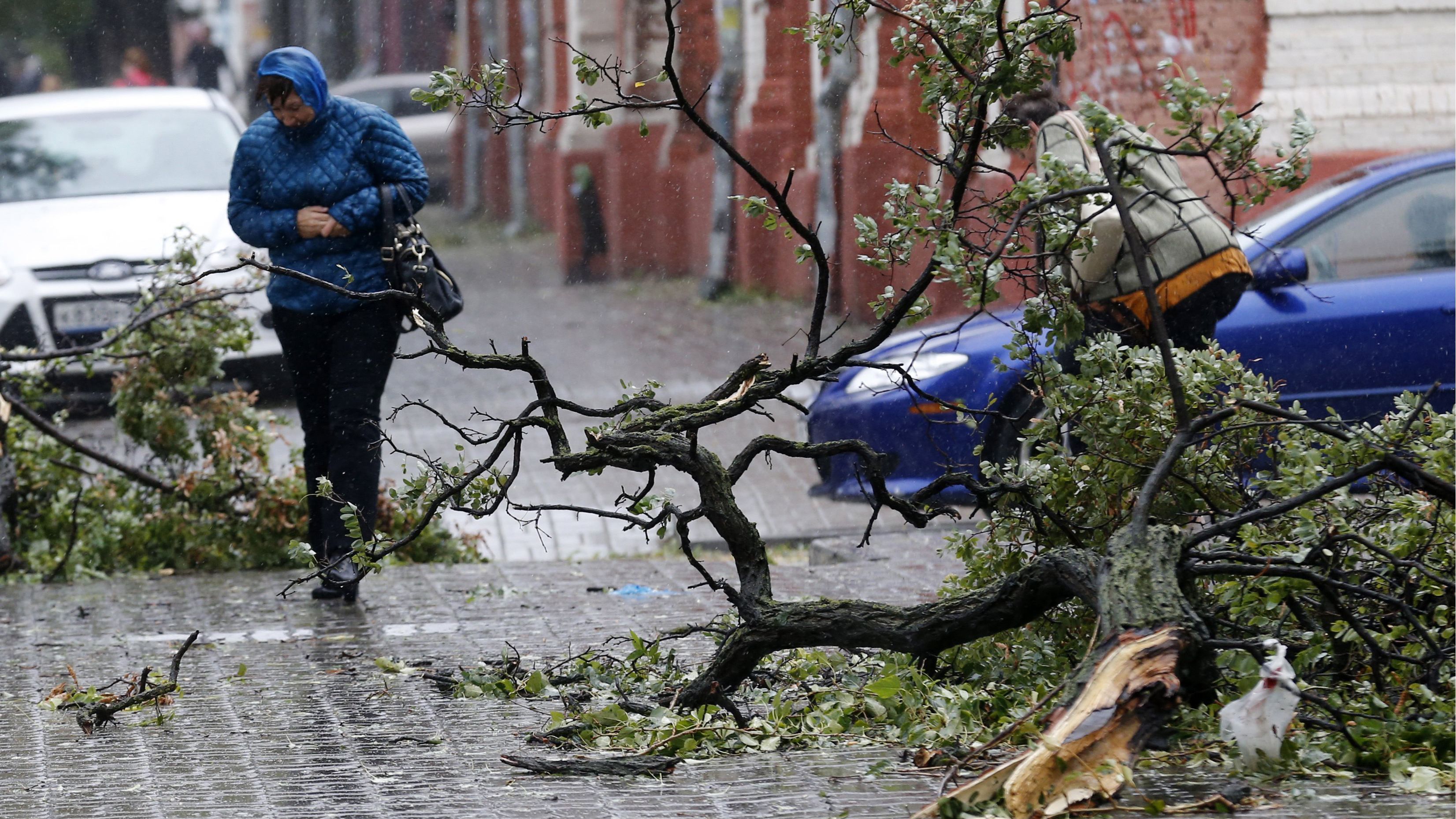 В Украине штормовое предупреждение 6 октября в 16 областях В Украине штормовое предупреждение 6 октября в 16 областях