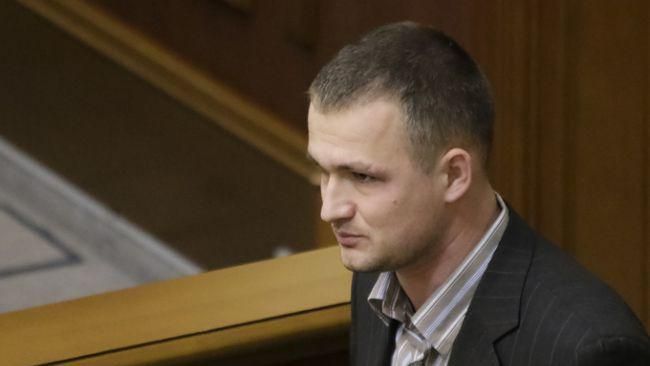 Димова шашка у Раді: хто її кинув і навіщо Димова шашка у Раді: хто її кинув і навіщо