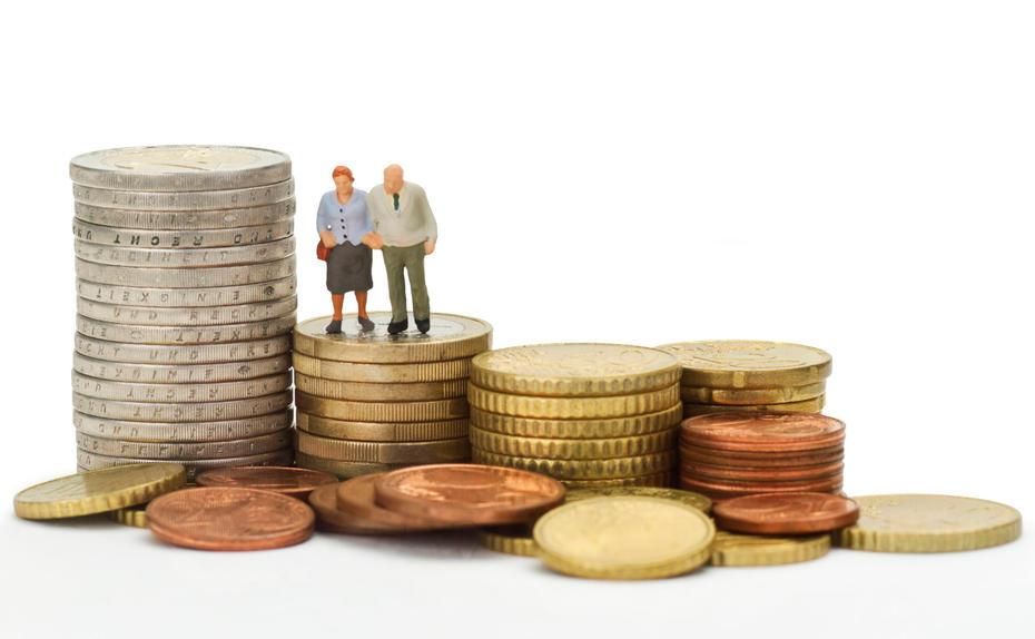 В Украине отменяют специальные пенсии для судей, прокуроров и чиновников В Украине отменяют специальные пенсии для судей, прокуроров и чиновников