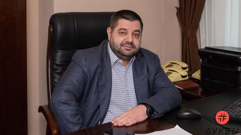 З-під Кабміну викрали Mercedes нардепа З-під Кабміну викрали Mercedes нардепа