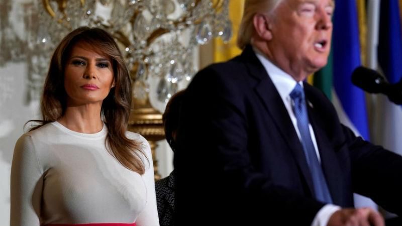Мелания Трамп смутила слишком откровенным образом на благотворительном вечере
