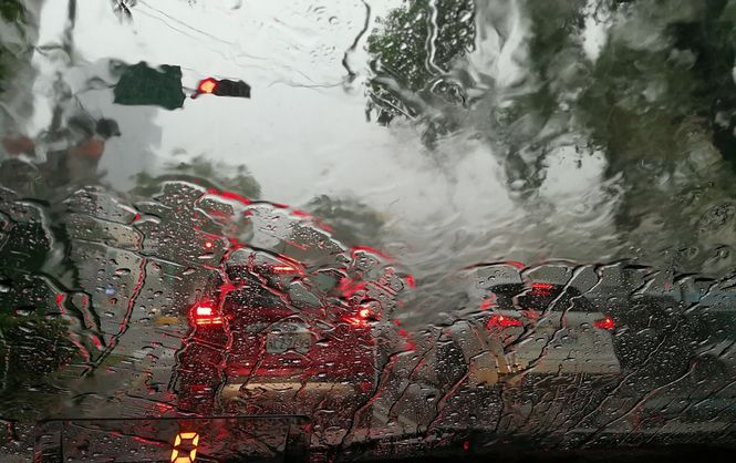 В Одессе вторые сутки подряд идет дождь