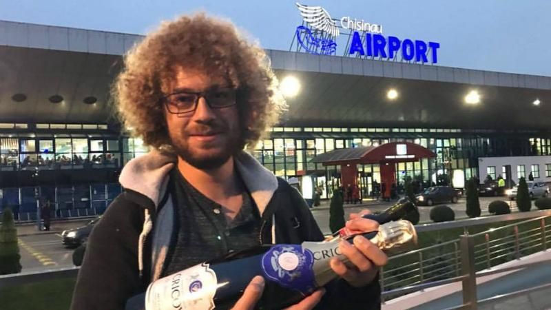 Варламова в Україну не впускали: блогер сам поширив фейк Варламова в Україну не впускали: блогер сам поширив фейк