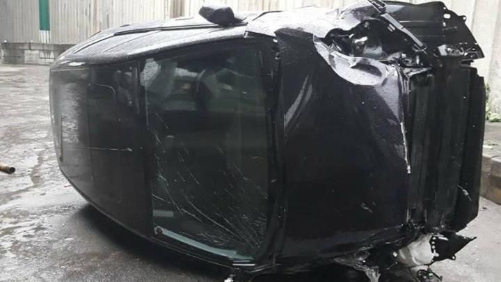 Машина с ребенком в салоне упала с моста в Киеве