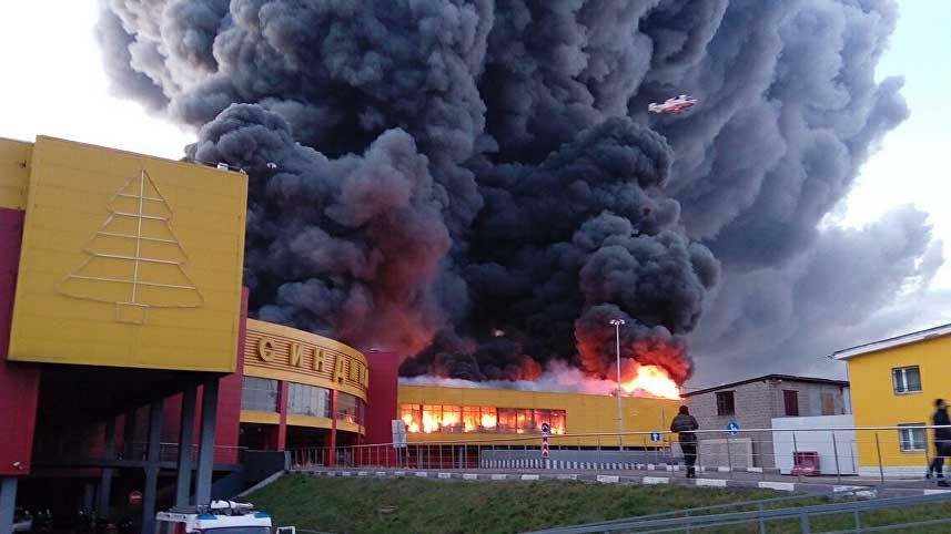 Масштабный пожар возле Москвы: ущерб оценивается в миллиарды рублей Масштабный пожар возле Москвы: ущерб оценивается в миллиарды рублей