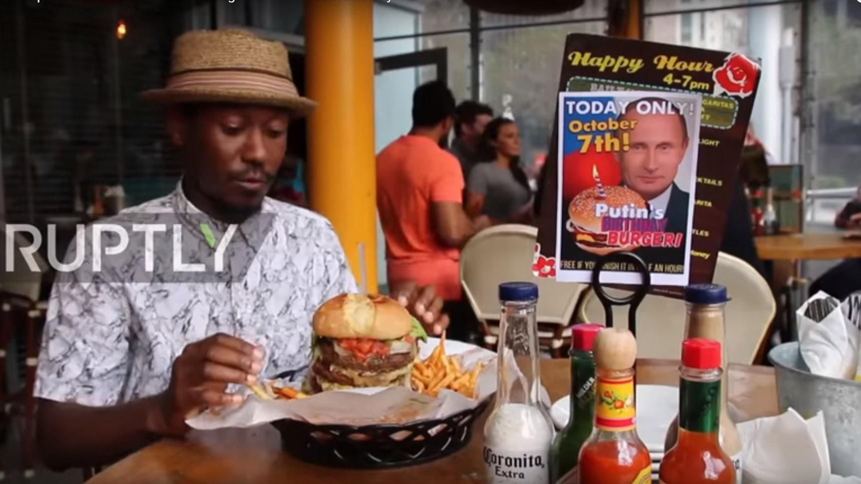 Скандал навколо "пропутінського" бургера: у роспропаганди стався черговий "викидень" Скандал навколо "пропутінського" бургера: у роспропаганди стався черговий "викидень"