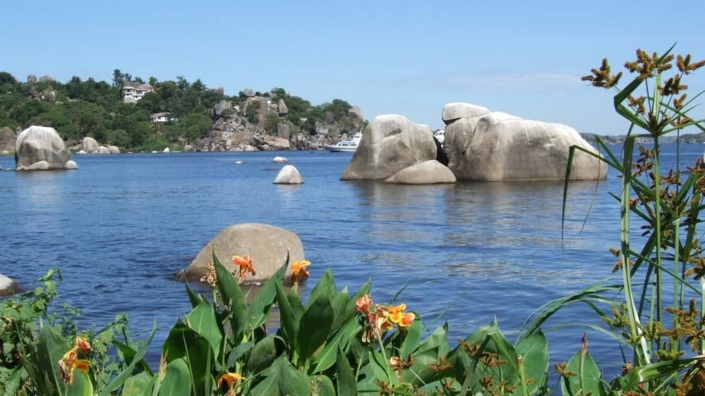 Пасажирський автобус потонув в озері Танзанії, багато загиблих Пасажирський автобус потонув в озері Танзанії, багато загиблих