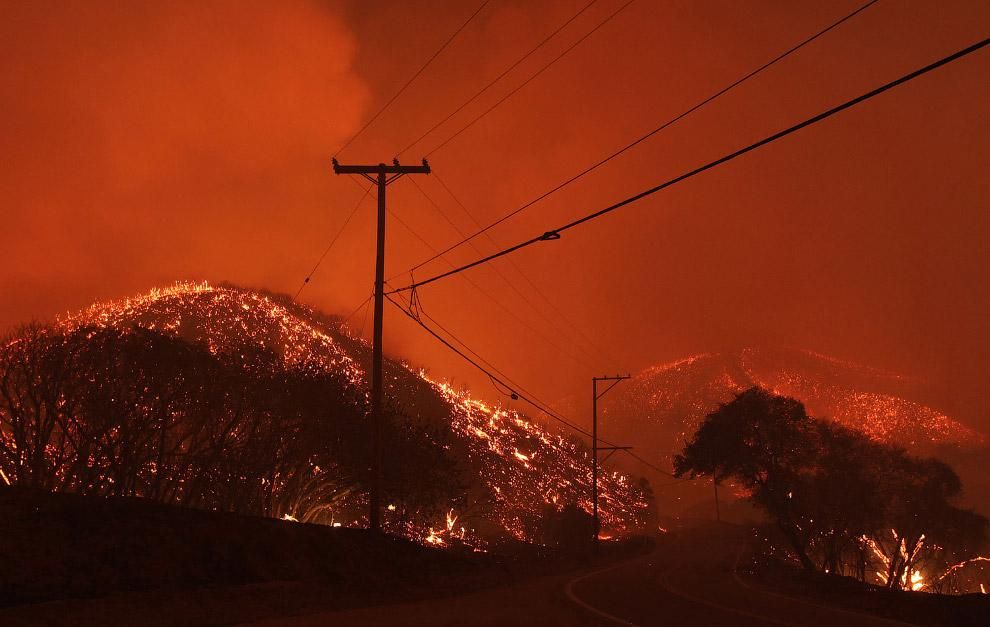 Мощные пожары в Калифорнии и их последствия: ужасающие фотосравнения Мощные пожары в Калифорнии и их последствия: ужасающие фотосравнения