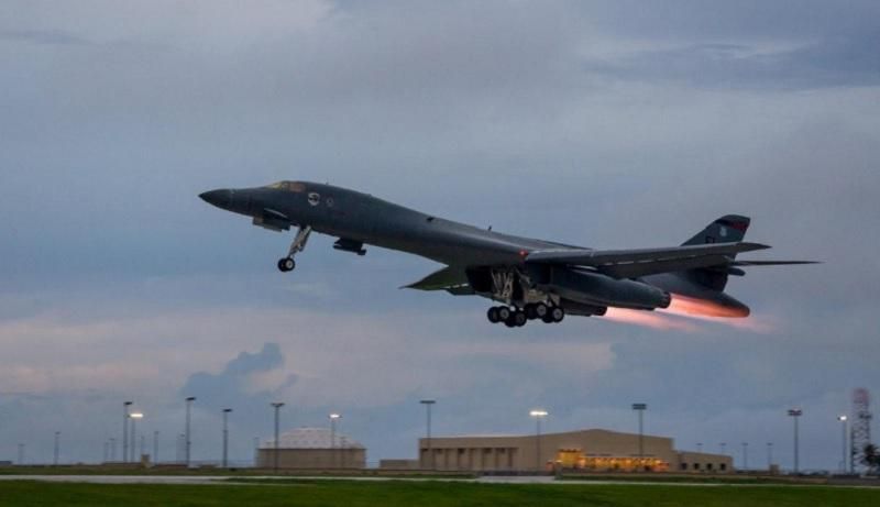 Винищувачі США піднялися над Корейським півостровом Винищувачі США піднялися над Корейським півостровом