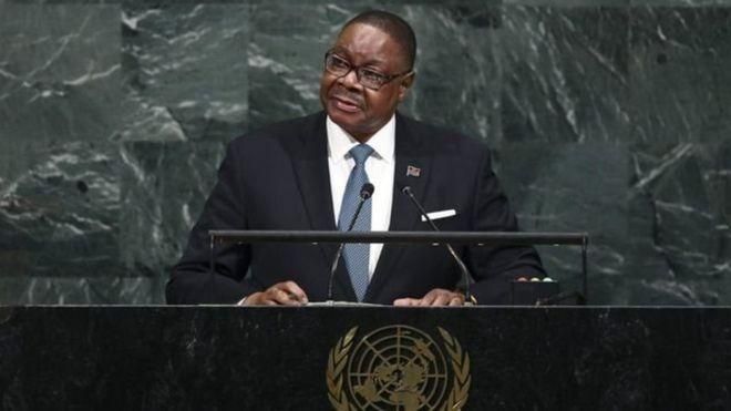 В Малаві масово вбивають людей під час полювання на вампірів В Малаві масово вбивають людей під час полювання на вампірів