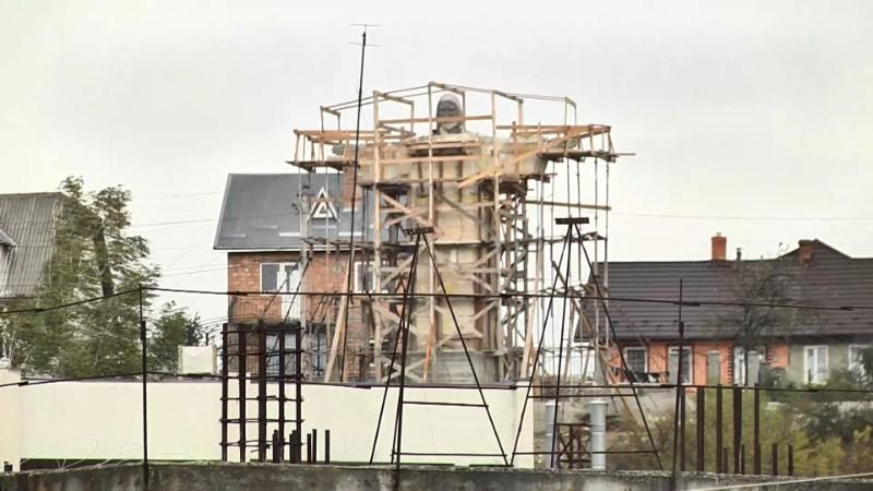 Як говорив Ісус, розкинувши руки, – у Трускавці будують 9-метрову статую Христа
Як говорив Ісус, розкинувши руки, – у Трускавці будують 9-метрову статую Христа