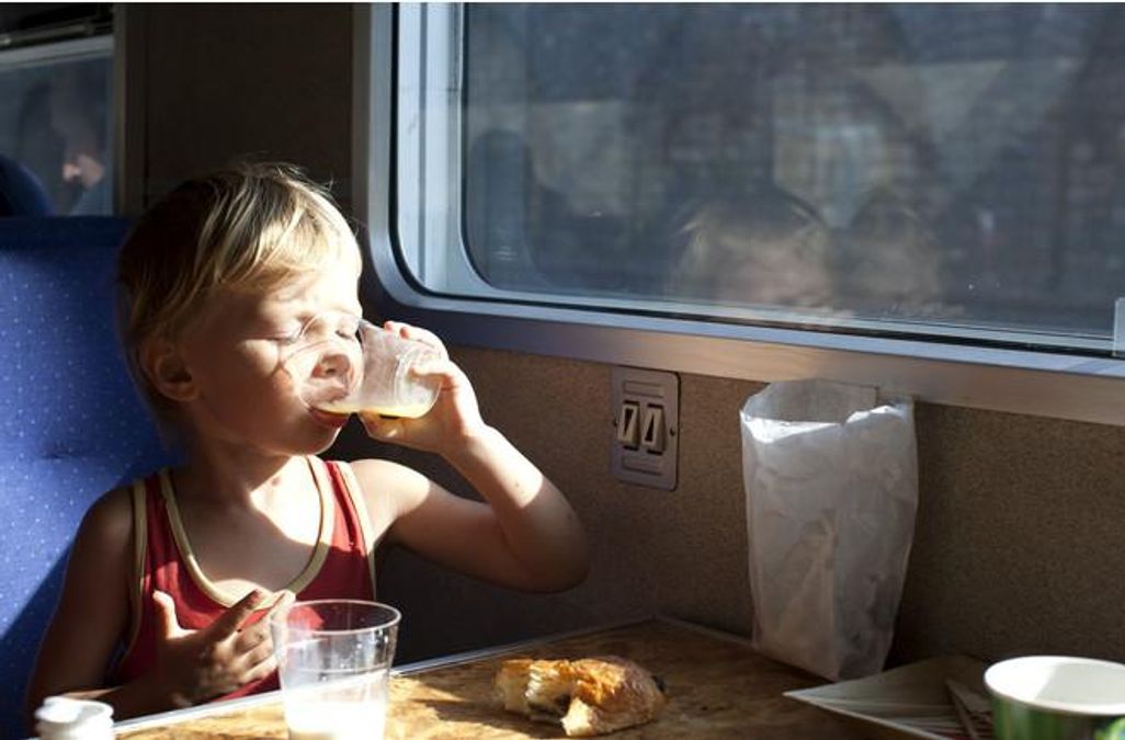 І компот: "Укрзалізниця" вводить смачне нововведення в нічних поїздах