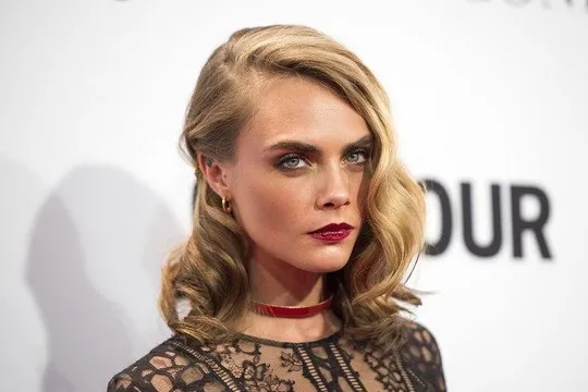 Кара Делевінь Кара Делевінь