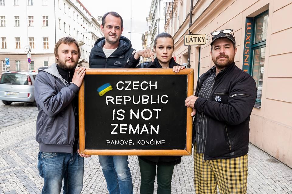 "Украина, прости": Чехи устроили флешмоб в поддержку украинцев