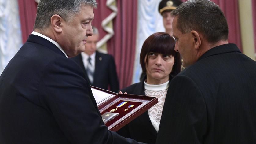 Не колеблясь прикрыл собой товарища, а сам – погиб: история 23-летнего Героя Украины Не колеблясь прикрыл собой товарища, а сам – погиб: история 23-летнего Героя Украины