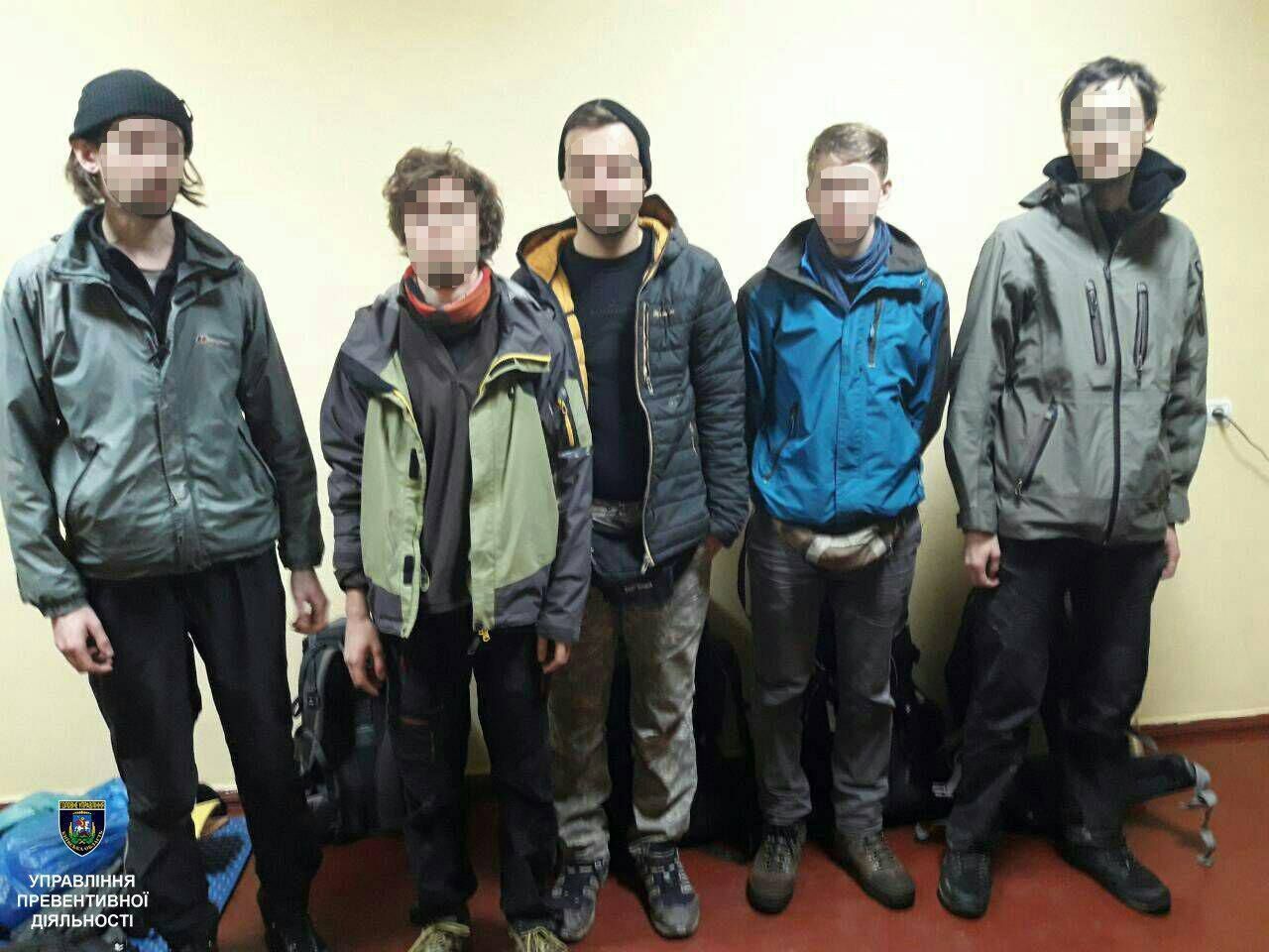 Двух россиян задержали в зоне отчуждения Чернобыльской АЭС Двух россиян задержали в зоне отчуждения Чернобыльской АЭС