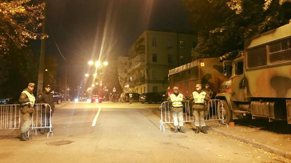 Нацгвардія перекрила доступ до урядового кварталу у Києві напередодні масових мітингів: фото Нацгвардія перекрила доступ до урядового кварталу у Києві напередодні масових мітингів: фото