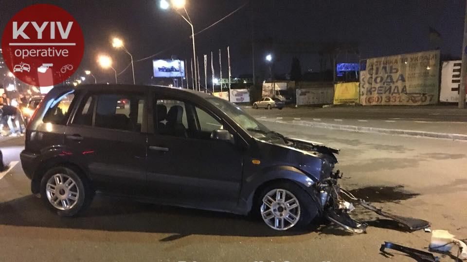 П'яний поліцейський спровокував масову аварію у Києві П'яний поліцейський спровокував масову аварію у Києві