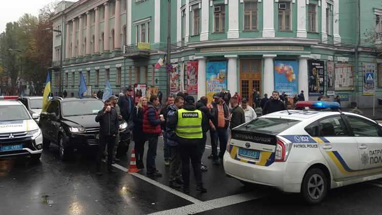У Києві відбулися сутички між поліцією та автомайданівцями