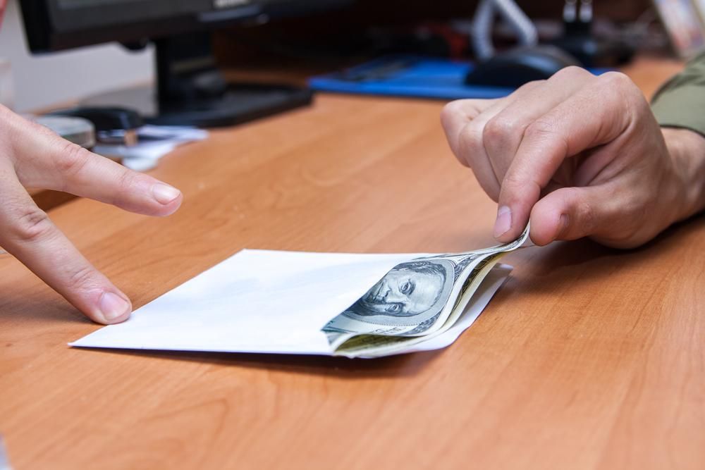 Миллиард гривен – возможная сумма коррупции в "Укрзализныци" при распределении вагонов Миллиард гривен – возможная сумма коррупции в "Укрзализныци" при распределении вагонов