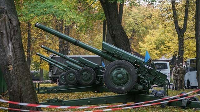 Центр Киева оглушили залпы артиллерии: опубликовано видео