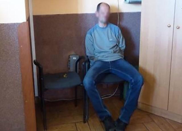 Пьяный мужчина пытался побить женщину-пограничника на границе с Польшей