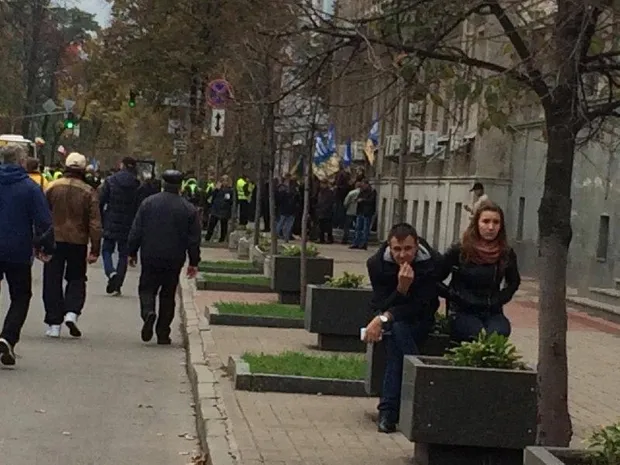 Протестувальники в Києві заблокували виходи з Ради і комітетів//Фото: РБК-Україна Протестувальники в Києві заблокували виходи з Ради і комітетів//Фото: РБК-Україна