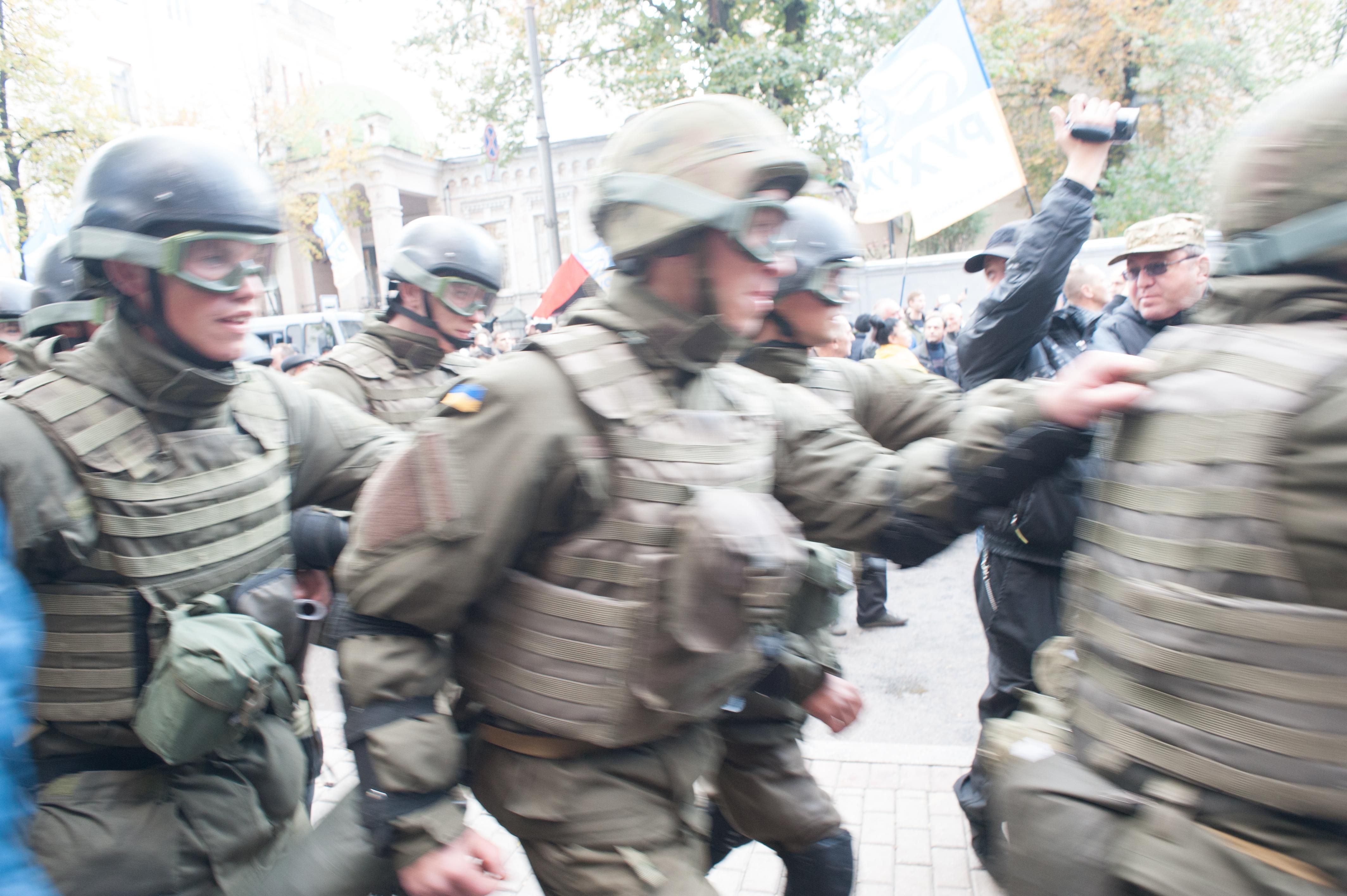Протесты в Киеве под Радой: яркие фото митинга в Киеве