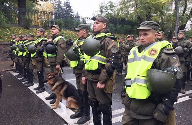 Ситуация в Киеве: за порядком следят тысячи милиционеров с собаками и техникой