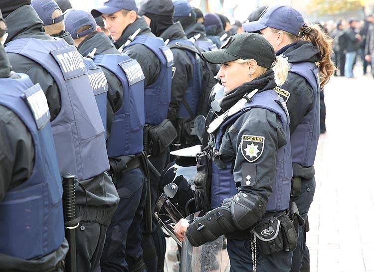 Участников митинга под Радой будут проверять на фильтрационных пунктах металлоискателями Участников митинга под Радой будут проверять на фильтрационных пунктах металлоискателями