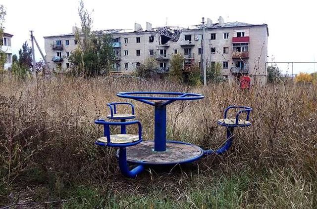 Руины Донбасса: появились ужасающие фото пригорода Донецка Руины Донбасса: появились ужасающие фото пригорода Донецка