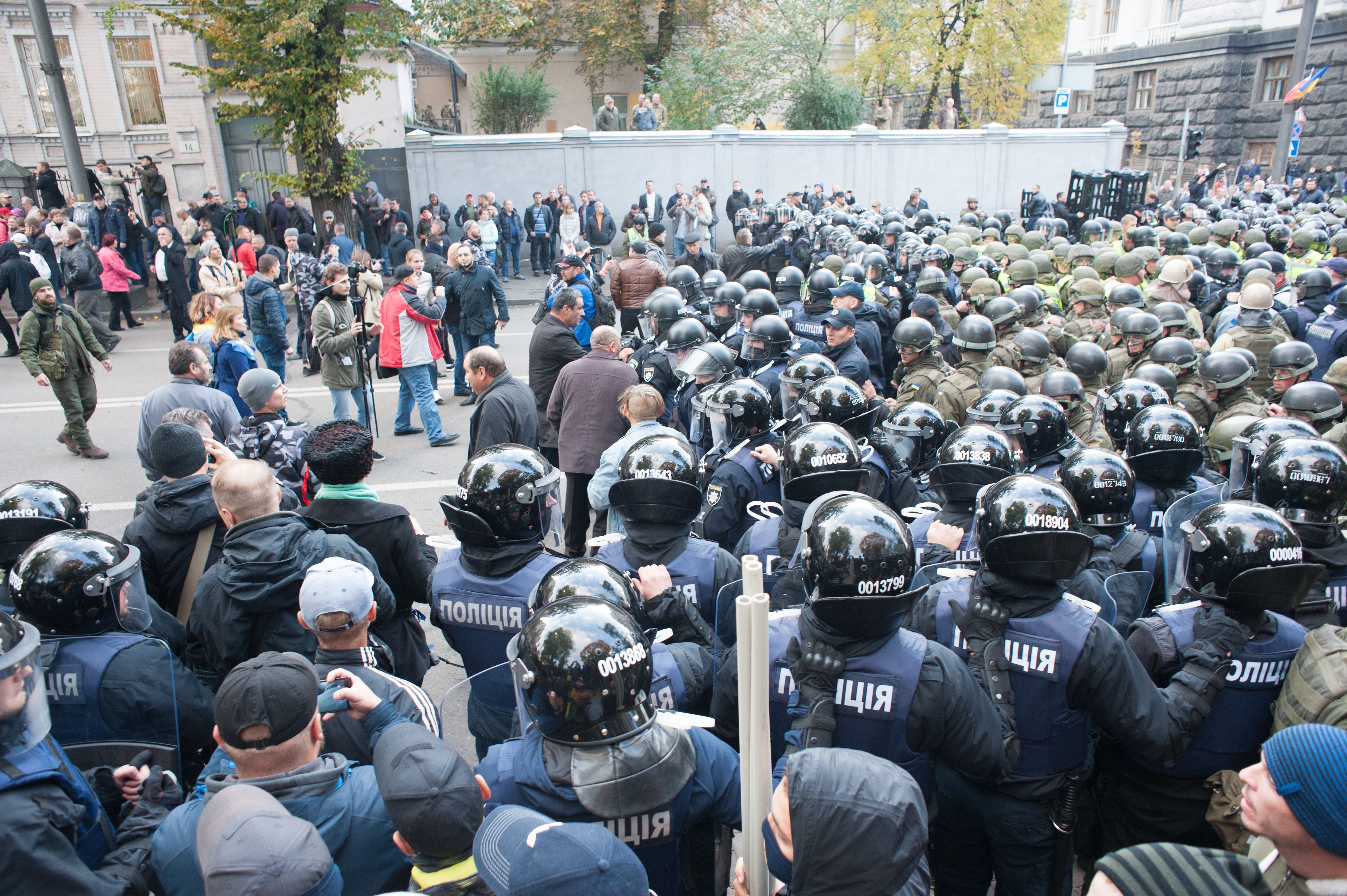 Коломойський використає протест під Радою проти Порошенка, – політолог