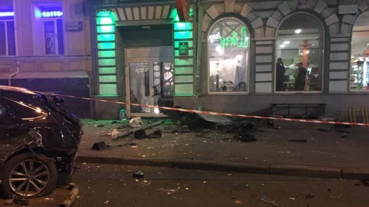 Lexus в Харькове 18 октября влетел в людей - много погибших Lexus в Харькове 18 октября влетел в людей - много погибших