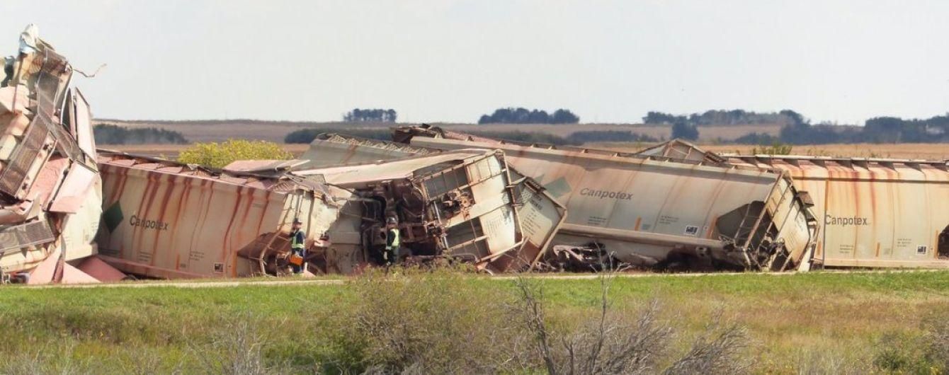 В Канаде два поезда сошли с рельсов В Канаде два поезда сошли с рельсов