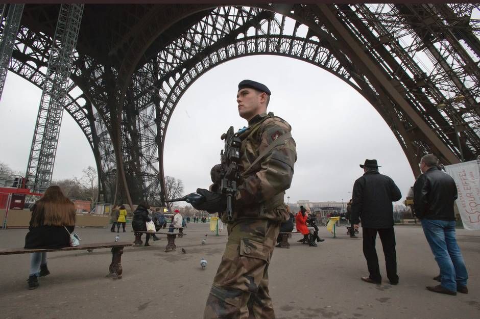 У Франції прийняли "драконівський" антитерористичний закон 