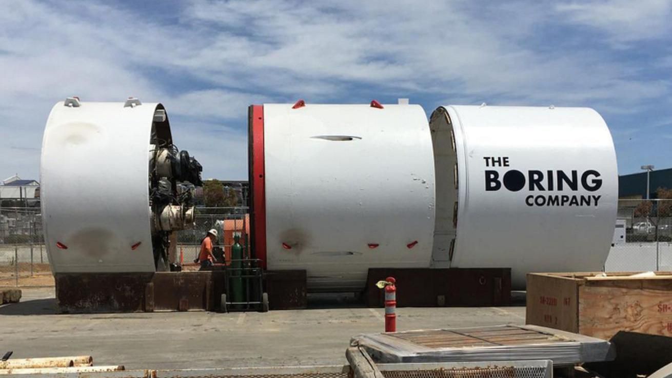 Ілон Маск представив офіційну кепку The Boring Company
